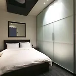 Nikis Suite