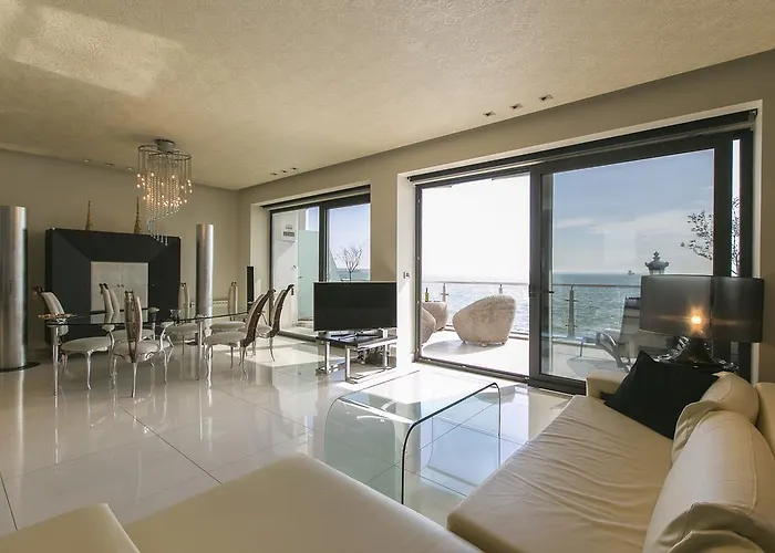 Nikis Suite